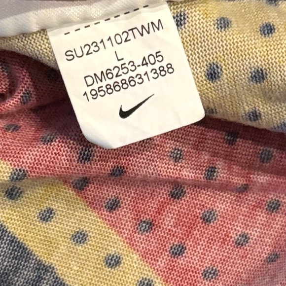 Nike Men’s Geometric Jacquard Dri-Fit T-Shirt - Multi - Large - Picture 7 of 8